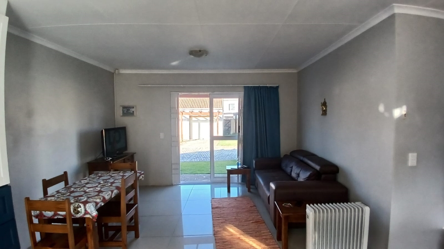 To Let 3 Bedroom Property for Rent in Parsonsvlei Eastern Cape